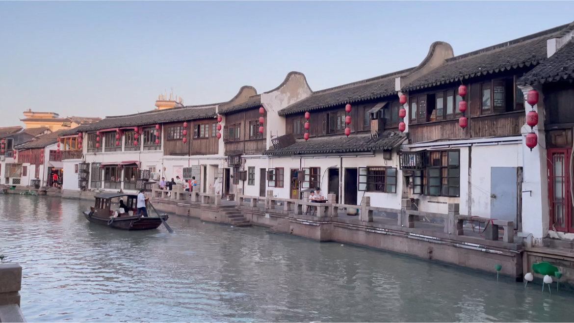 石家庄市裕华区智汇城社区：非遗剪纸迎龙年，刀刃指尖薪火传